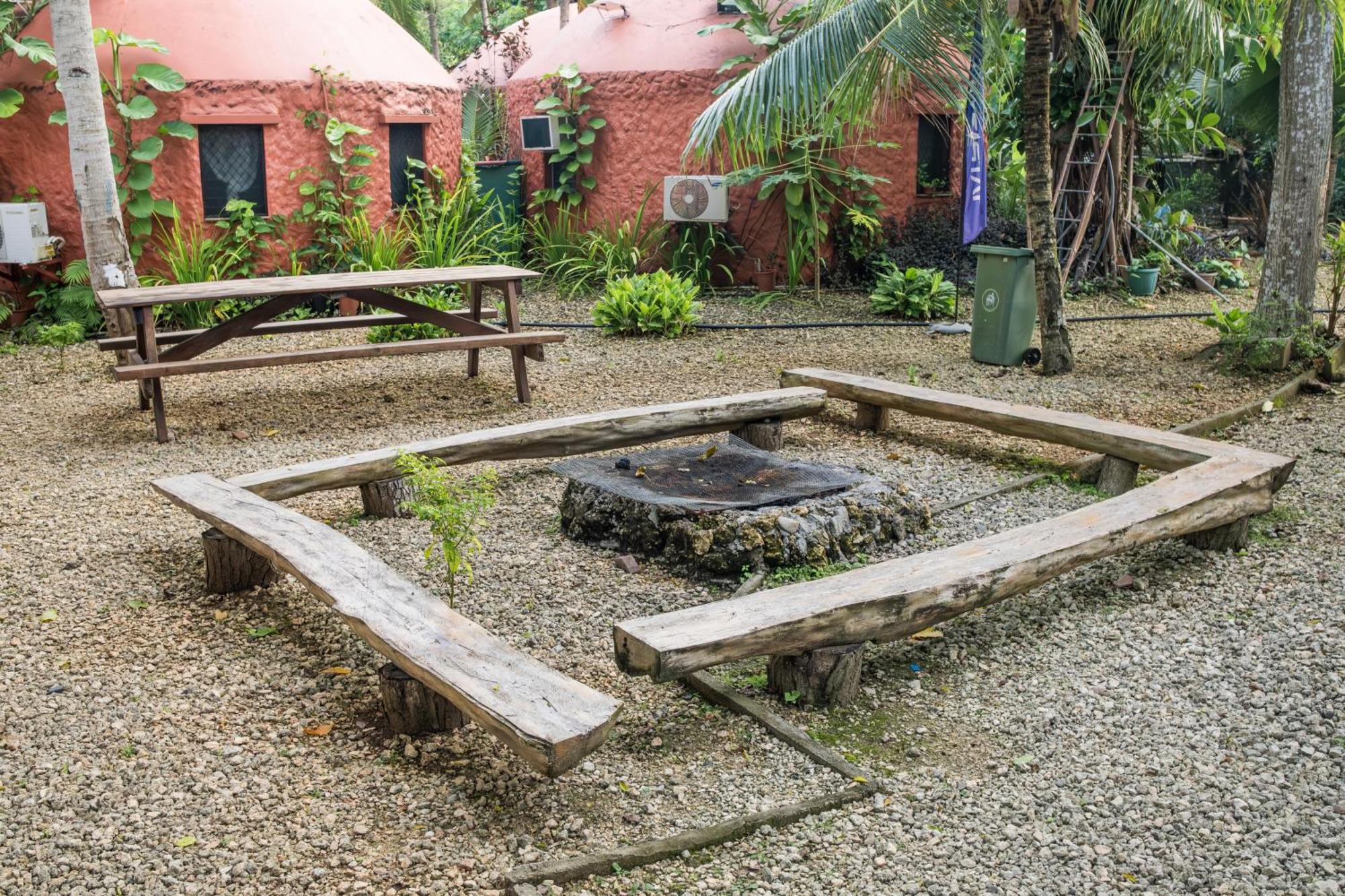 Panglao Chocolate Hills Hostel מראה חיצוני תמונה